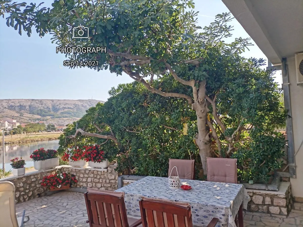 Apartment Lucia Pag Town